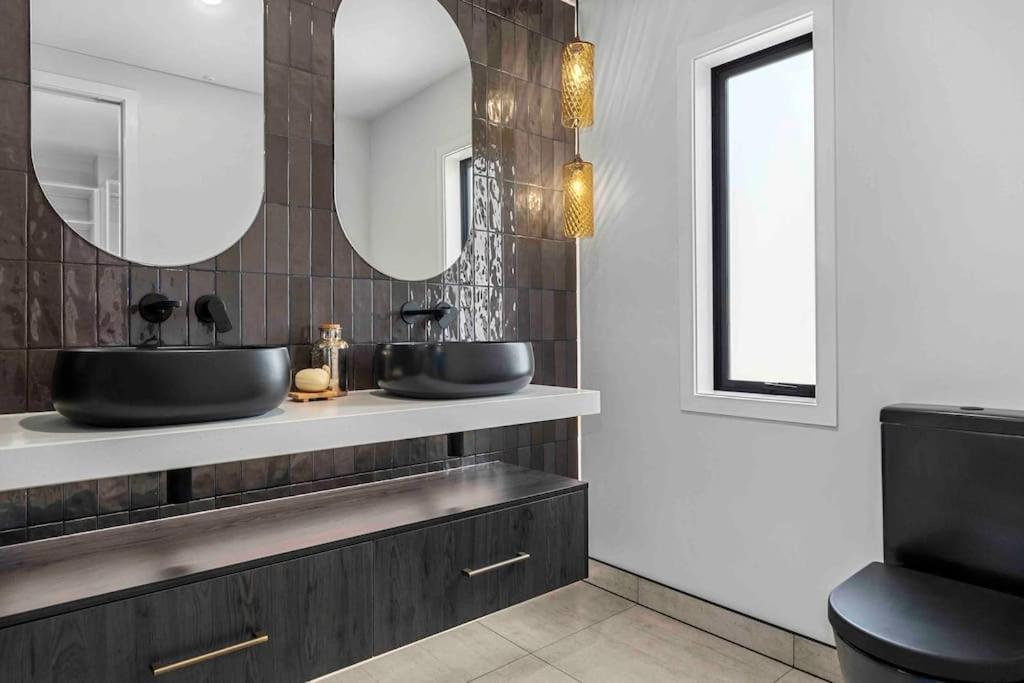 Luxury Escape In Cbd - Walking Distance To Town Villa Tauranga Exterior photo